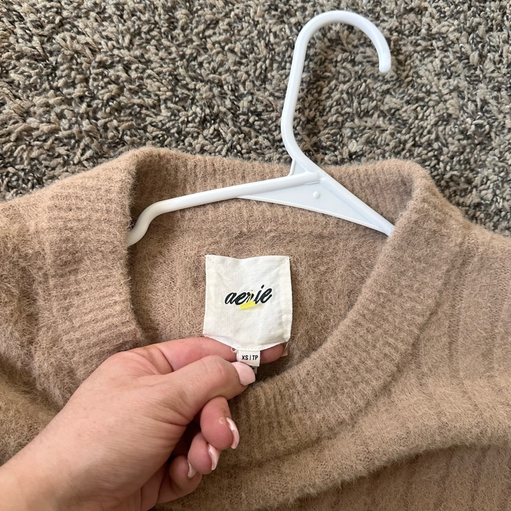 Aerie Buttercream Oversized Crew Neck Sweater Fuzzy Ribbed Knit Tan XS - Picture 4 of 4